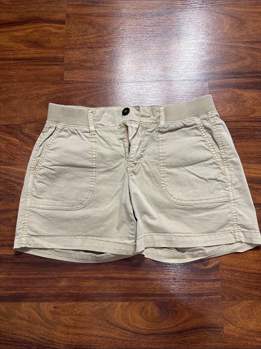 Everyday Beige Women's Bermuda Shorts with Elastic Waist